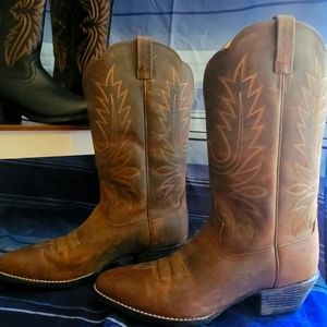Ariat woman's boots size 9